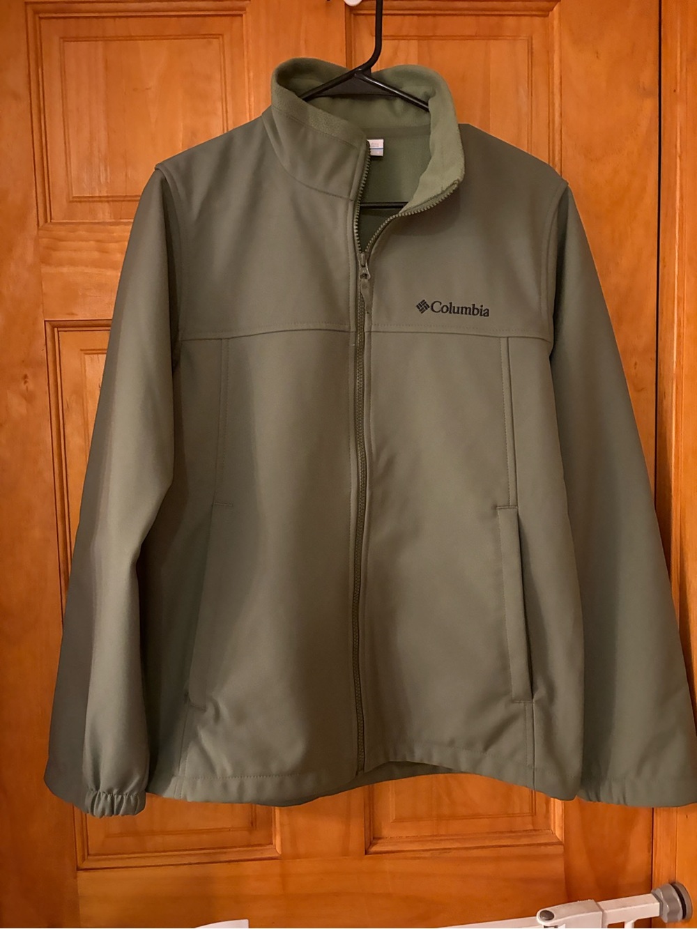 Columbia Men's Olive Green Lightweight Softshell Jacket